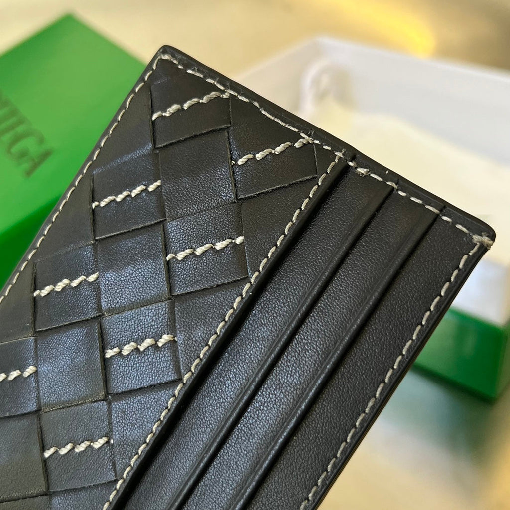 イントレチャート 10 クレジットカードケース（ブラック ラムスキン）