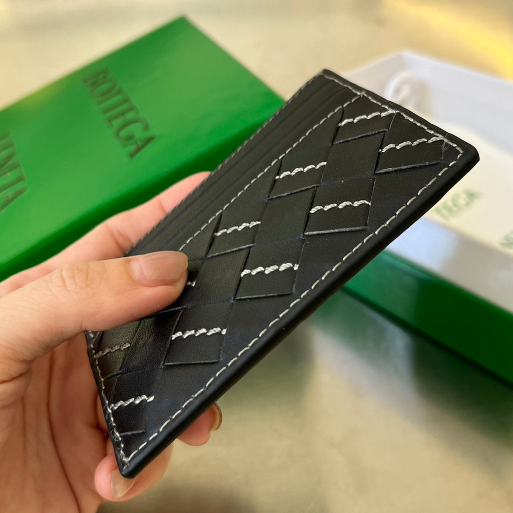 イントレチャート 10 クレジットカードケース（ブラック ラムスキン）