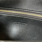 BV ロングクラッチ アンディアモ ハンドル付き 31cm ブラック カーフスキン Ghw