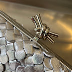 SILVER KNOT 19 IN SILVER LAMBSKIN