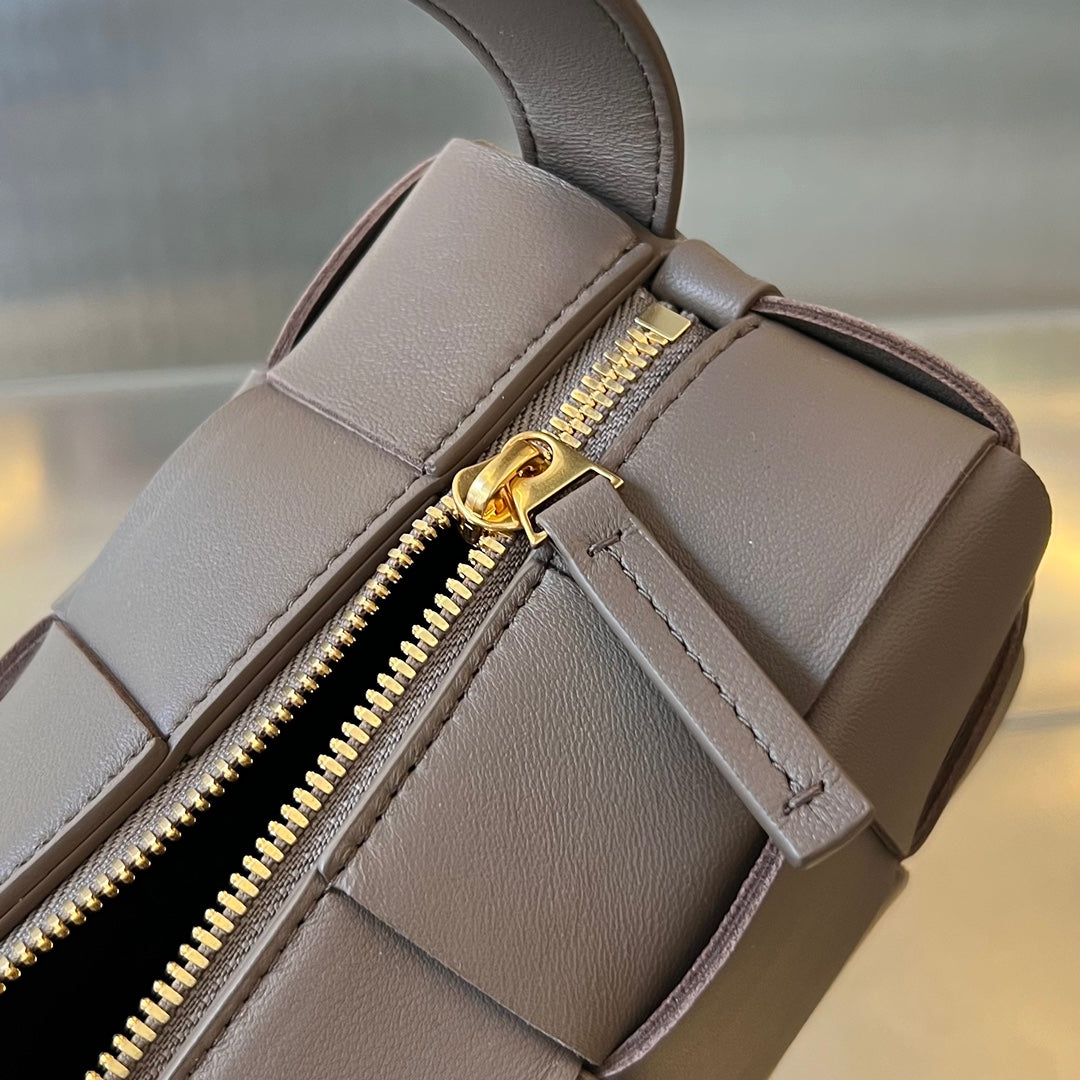 ブリックカセット28 ミディアムブラウンカーフスキン