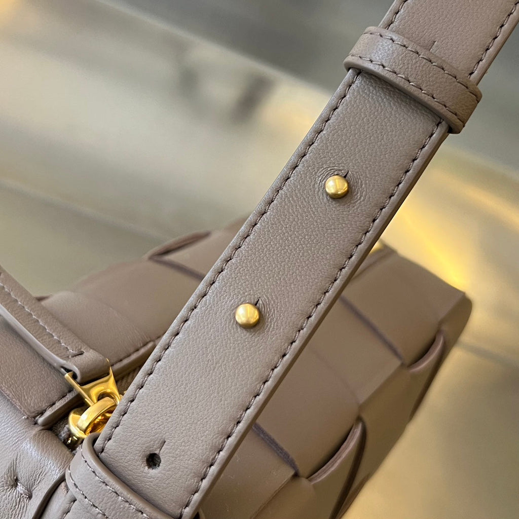 ブリックカセット28 ミディアムブラウンカーフスキン