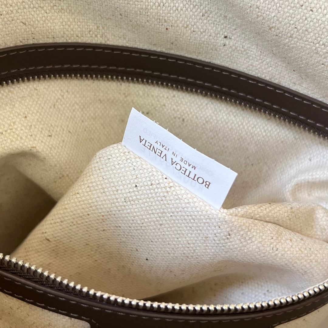 ライトブラウンとダークグリーンのカーフスキンを使用したラージサイズのイントレチャート 40 ブリーフケース