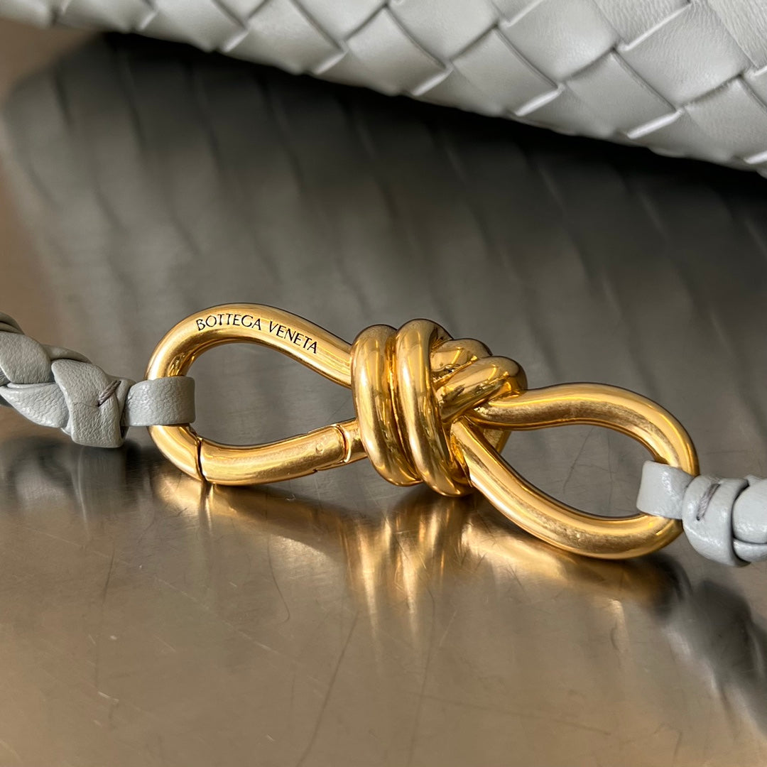 SMALL ANDIAMO 29 IN GREY LAMBSKIN