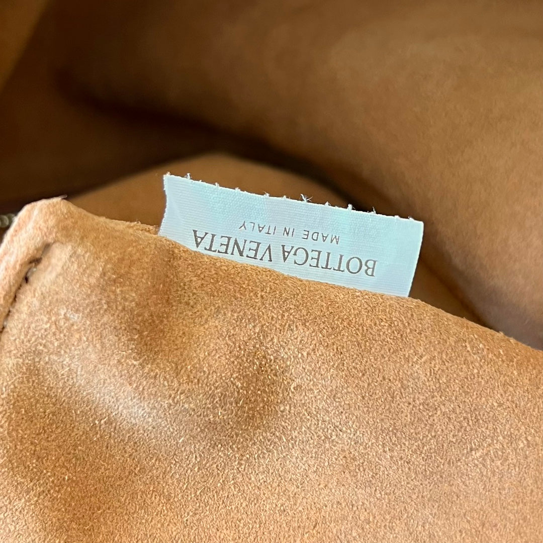 LARGE HOP 54 IN RUSSET BROWN LAMBSKIN