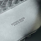 BV MEDIUM ANDIAMO 32CM BLACK LAMBSKIN