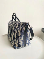 ウィークエンダー 40 ベージュ＆ブラック マキシ オブリーク ジャカード