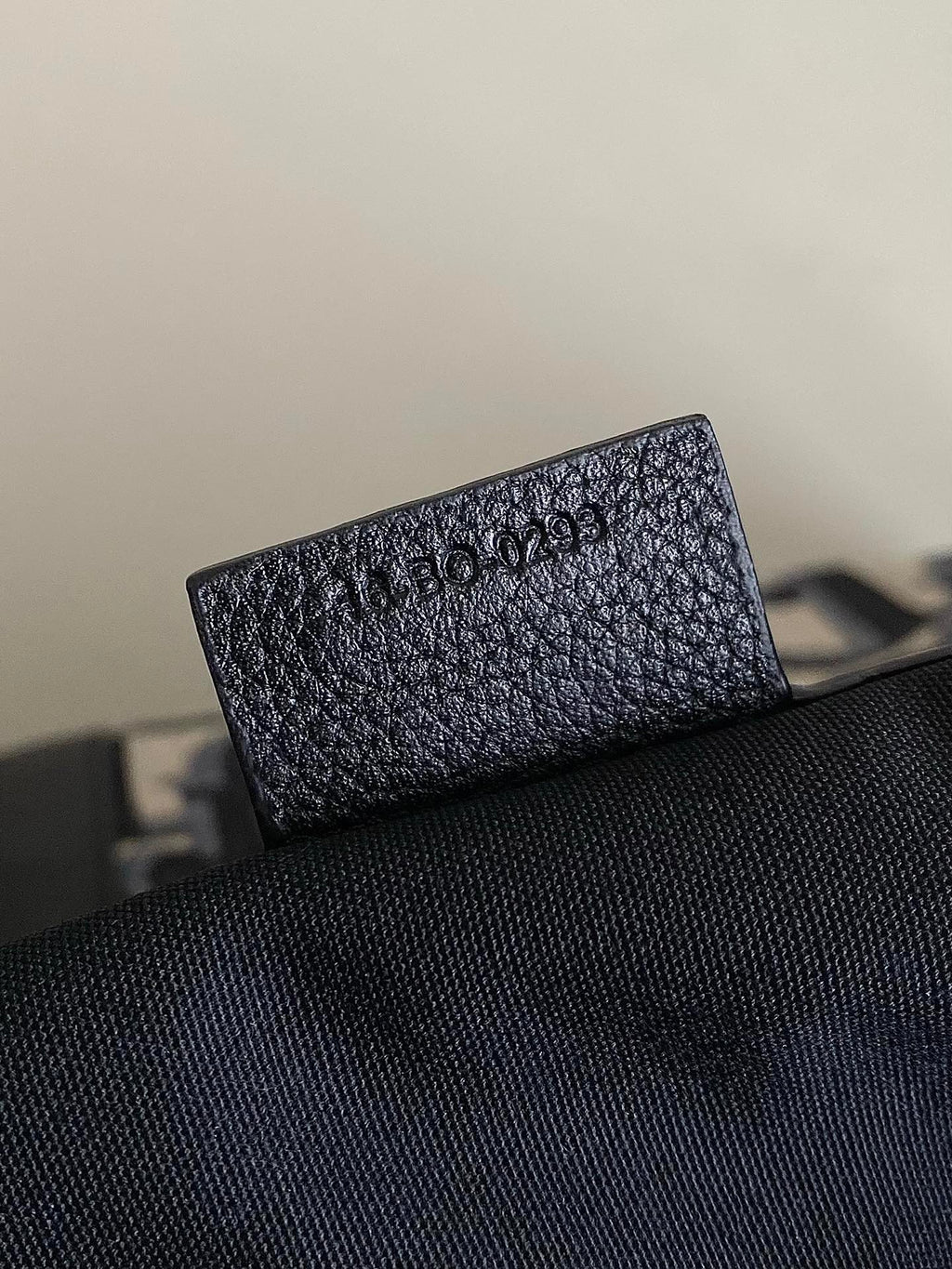 ウィークエンダー 40 ベージュ＆ブラック マキシ オブリーク ジャカード