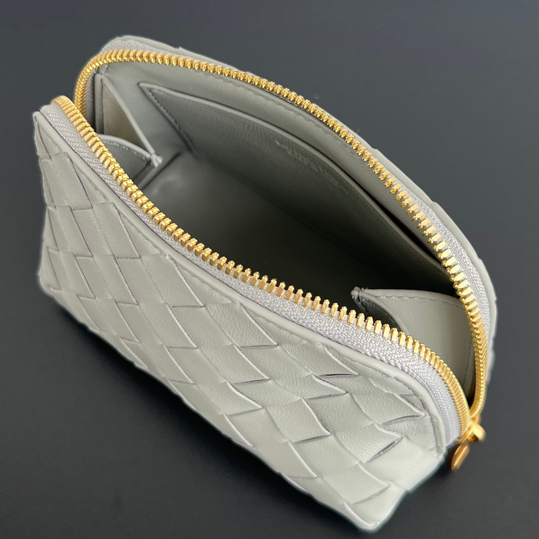 イントレチャート 16 バッグ ホワイト ラムスキン