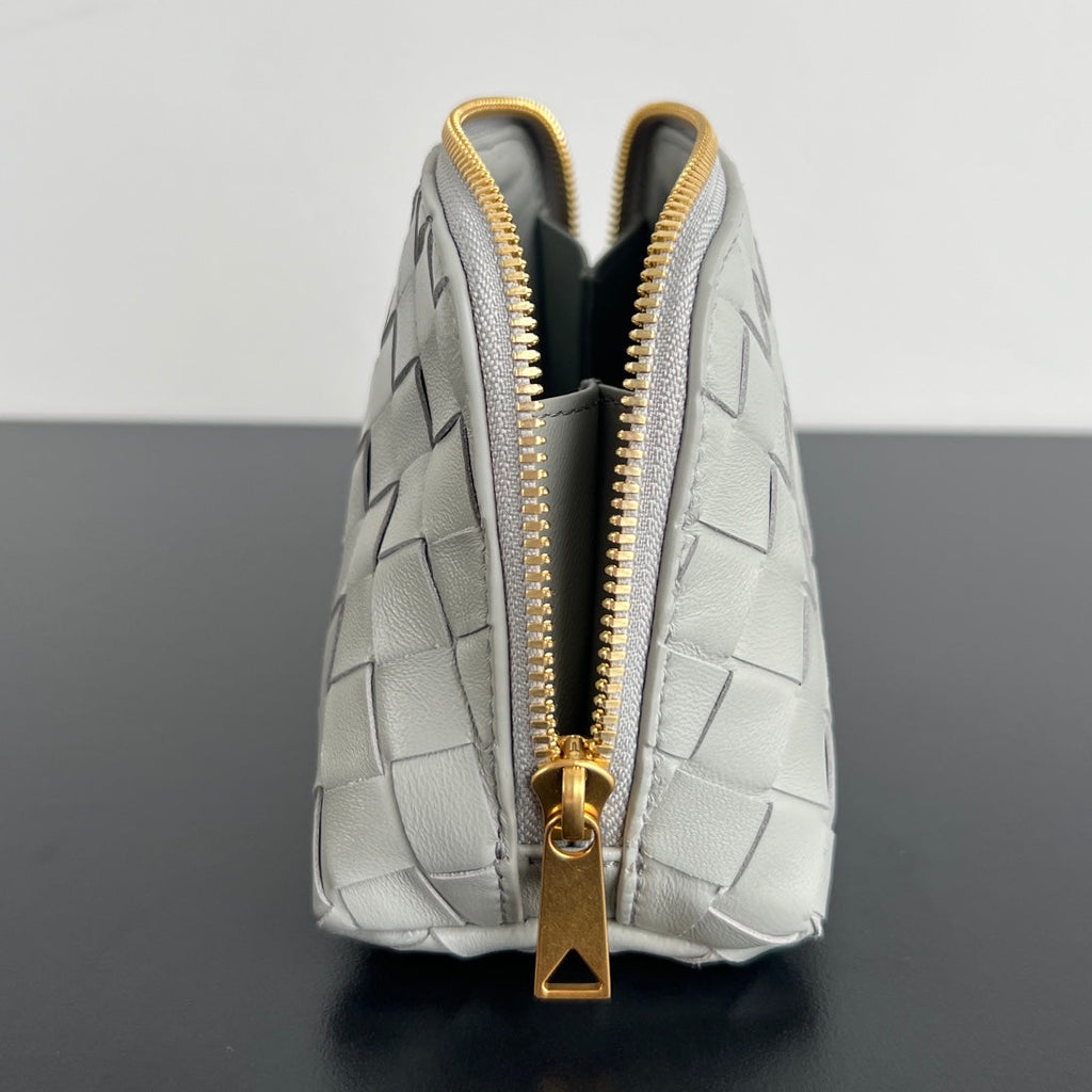 イントレチャート 16 バッグ ホワイト ラムスキン