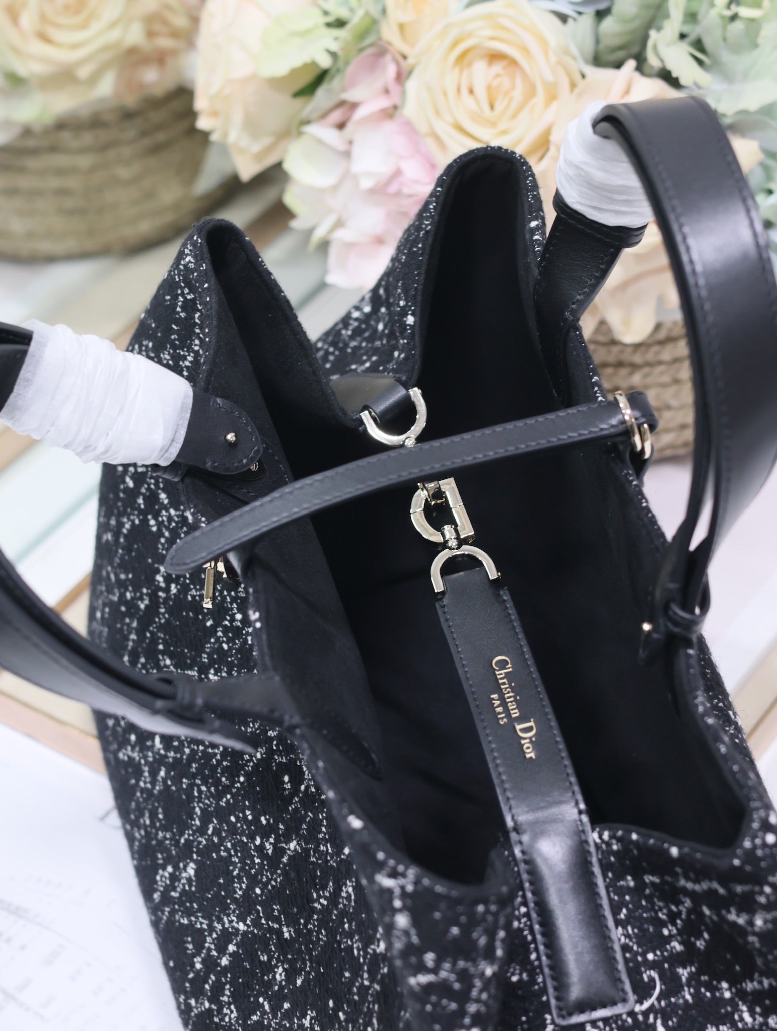 トゥジュール バッグ 37 ブラック×ホワイト カナージュツイード ゴールド金具