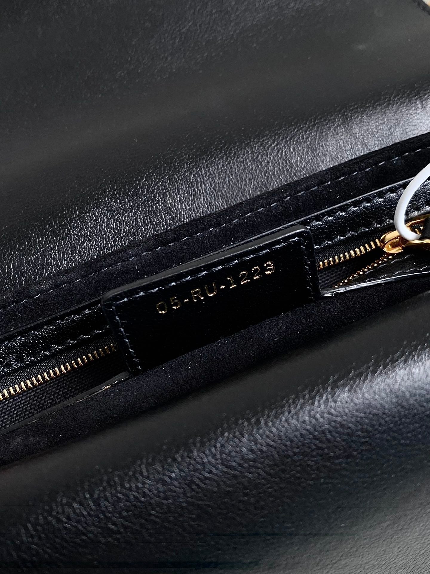 ミニ ジョリー 22 バッグ ブラック カーフスキン