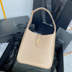 LE 5 À 7 スモール サプライ 23インチ ベージュ ラムスキン ゴールドバックル