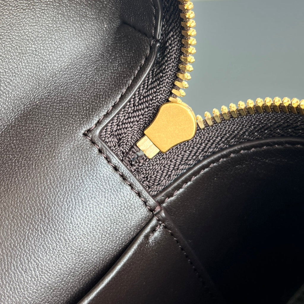 BANG BANG 22 フォンダンカーフスキン製バニティケース