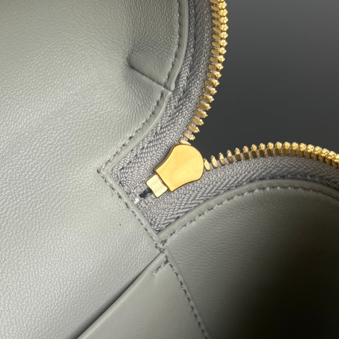 BANG BANG 22 グレーコインカーフスキン製バニティケース