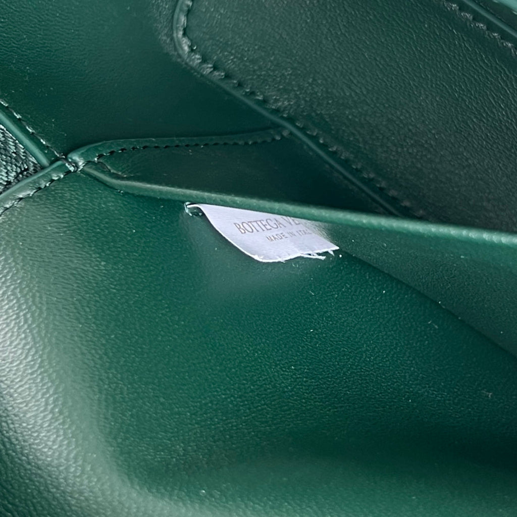 BANG BANG 22 ダークグリーンカーフスキン製バニティケース