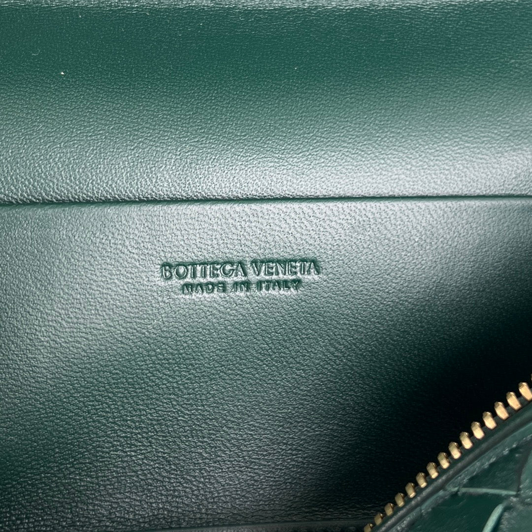 BANG BANG 22 ダークグリーンカーフスキン製バニティケース