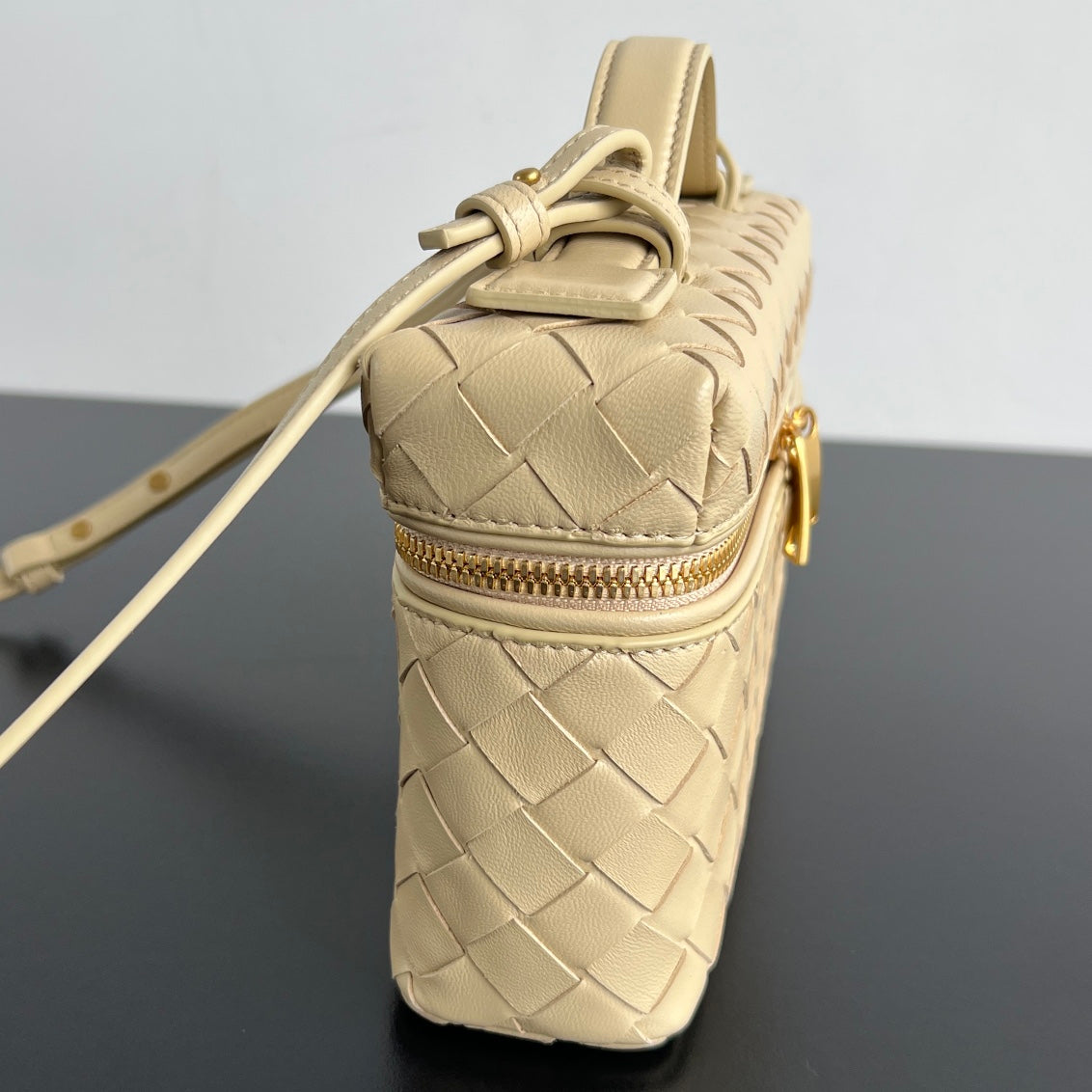 BANG BANG 22 ベージュクリームカーフスキン製バニティケース