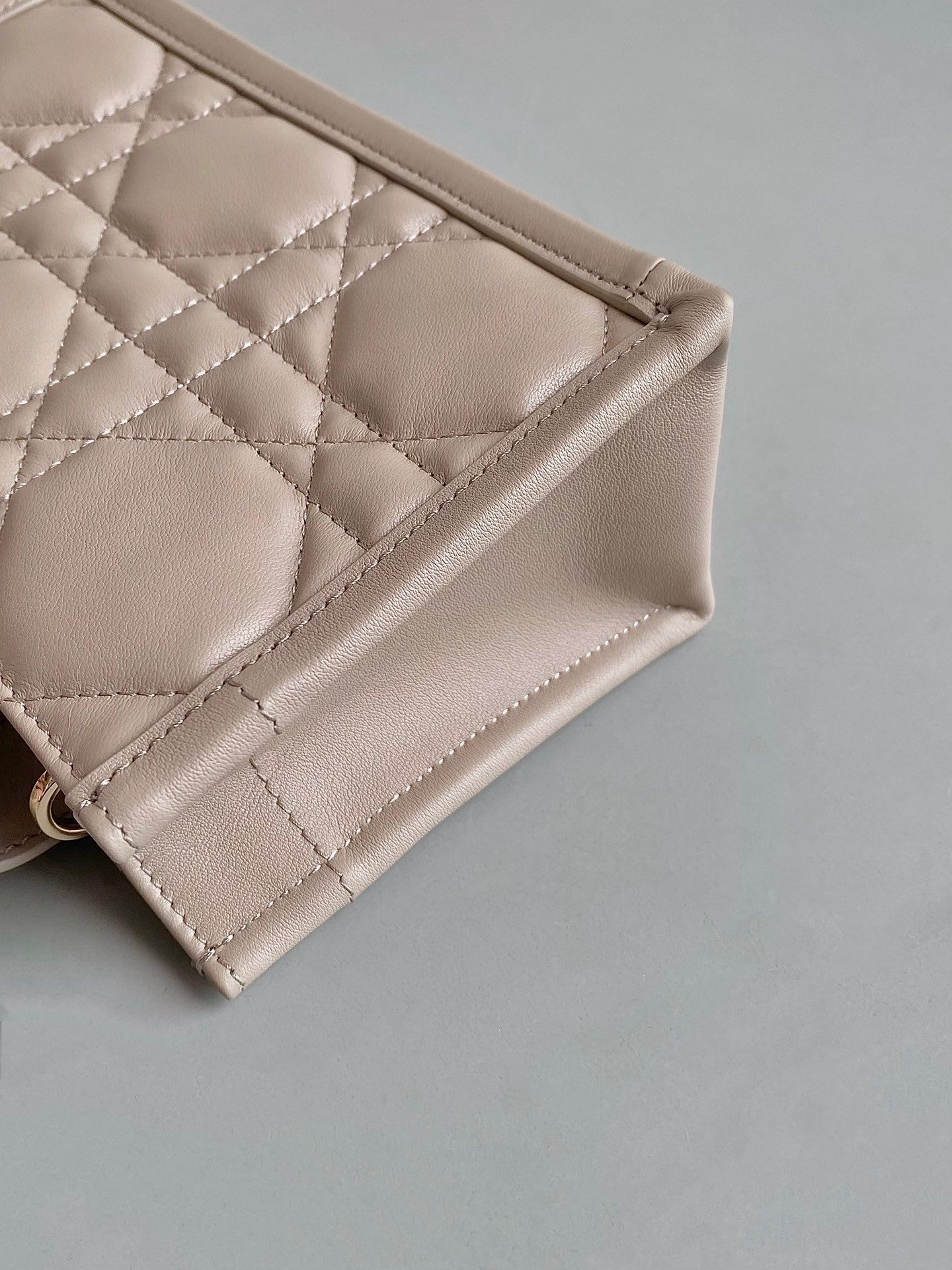 ミニブックトート 21 ベージュクリーム マクロカナージュ カーフスキン