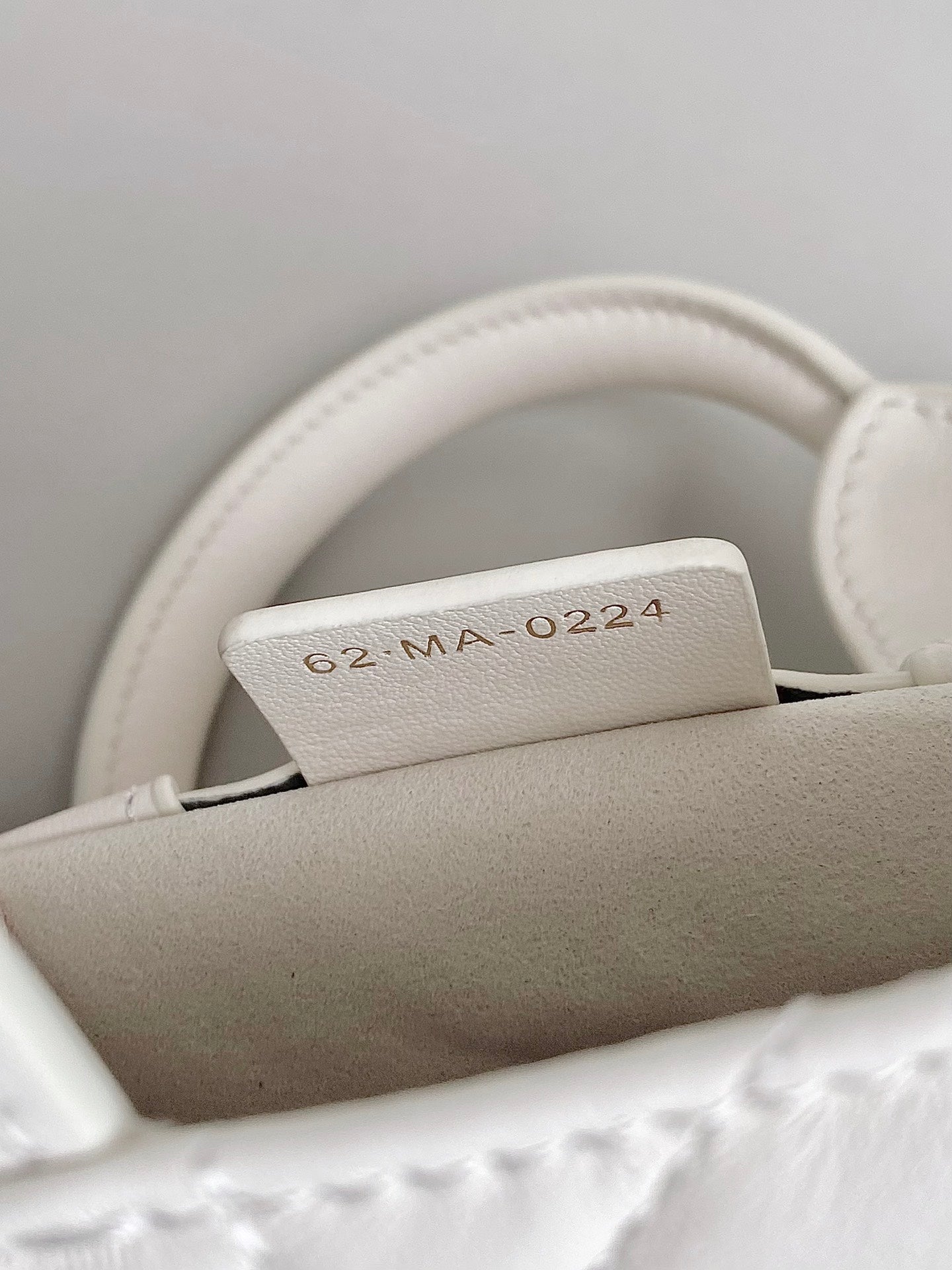 ミニブックトート 21 ホワイト マクロカナージュ カーフスキン