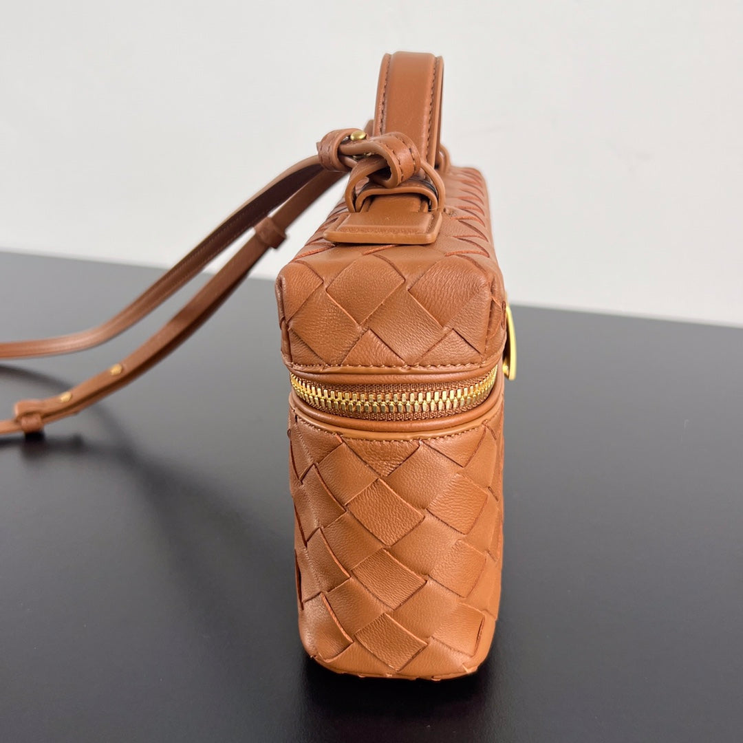 BANG BANG 22 シナモンブラウンカーフスキン製バニティケース