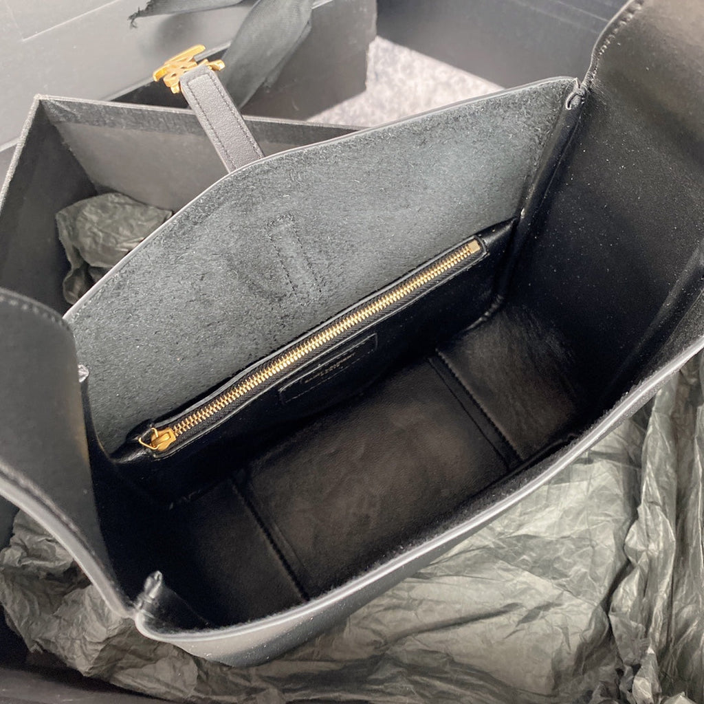 LE 5 À 7 スモール サプライ 23インチ グレー ラムスキン ゴールドバックル