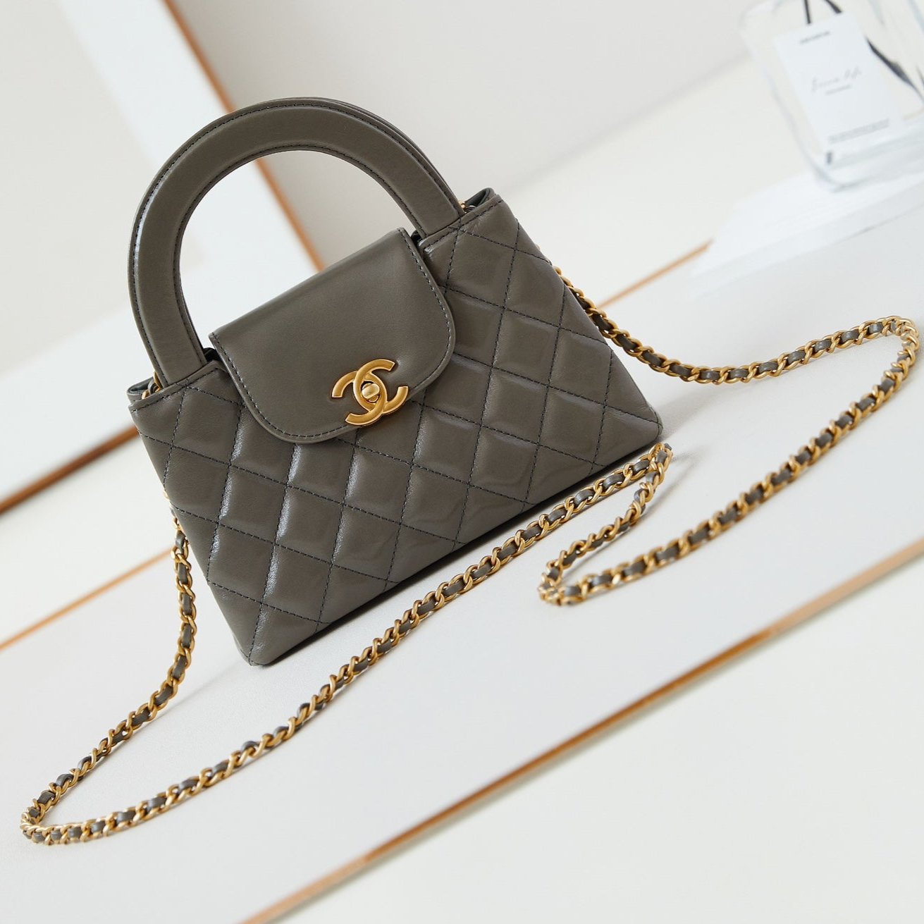 CC ケリー ミニ 19 ショッピングバッグ ウッドブラウンカーフスキン