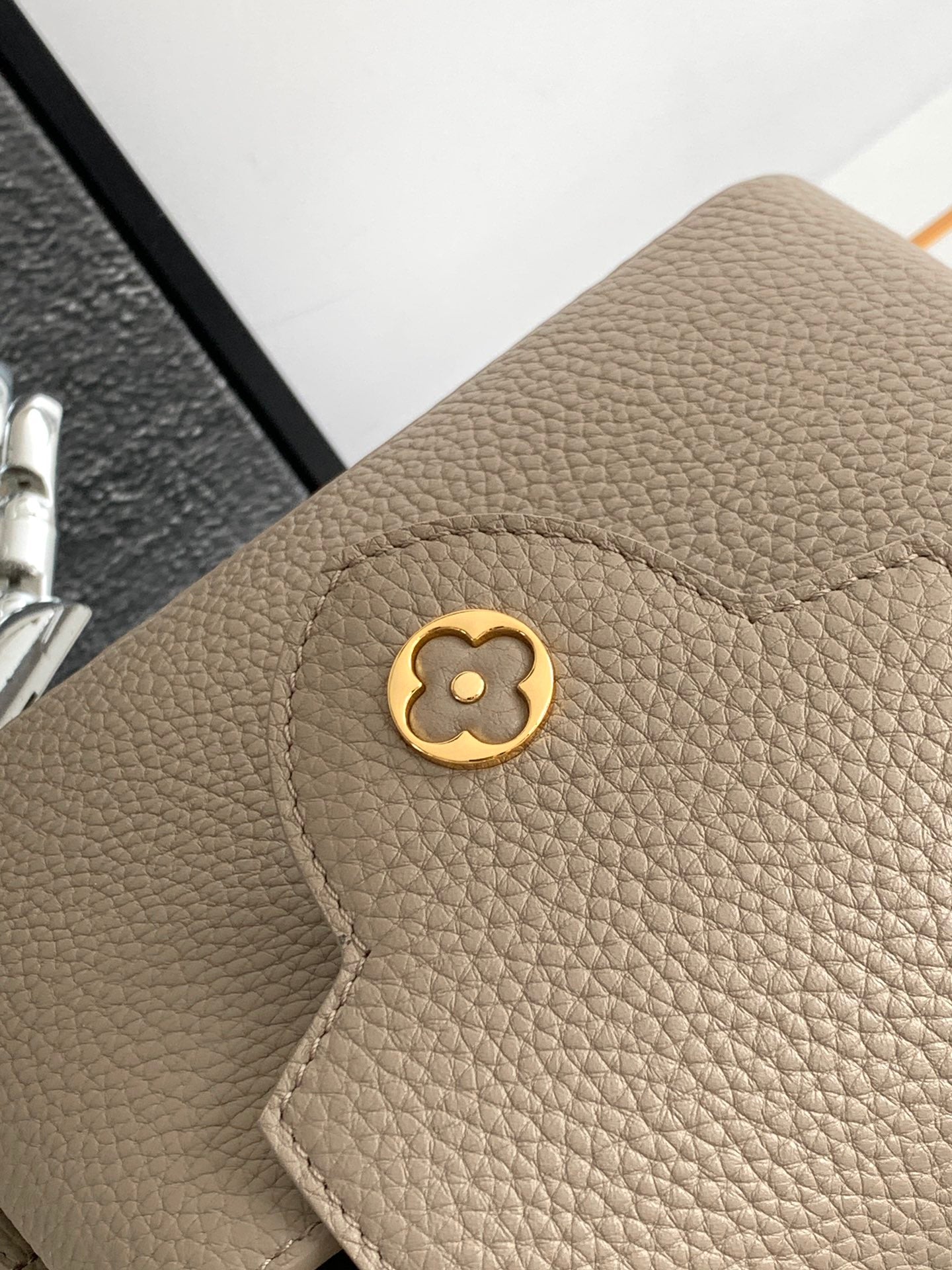 カプシーヌ ミニ 21 カーキブラウン トリヨンゴールド金具