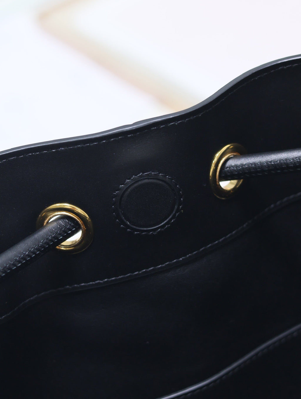 ミディアム 34 ノリータ バッグ（ブラック スムースカーフスキン）