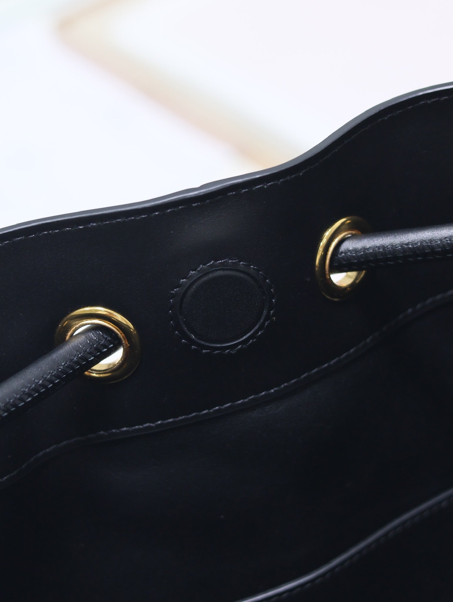 ミディアム 34 ノリータ バッグ（ブラック スムースカーフスキン）