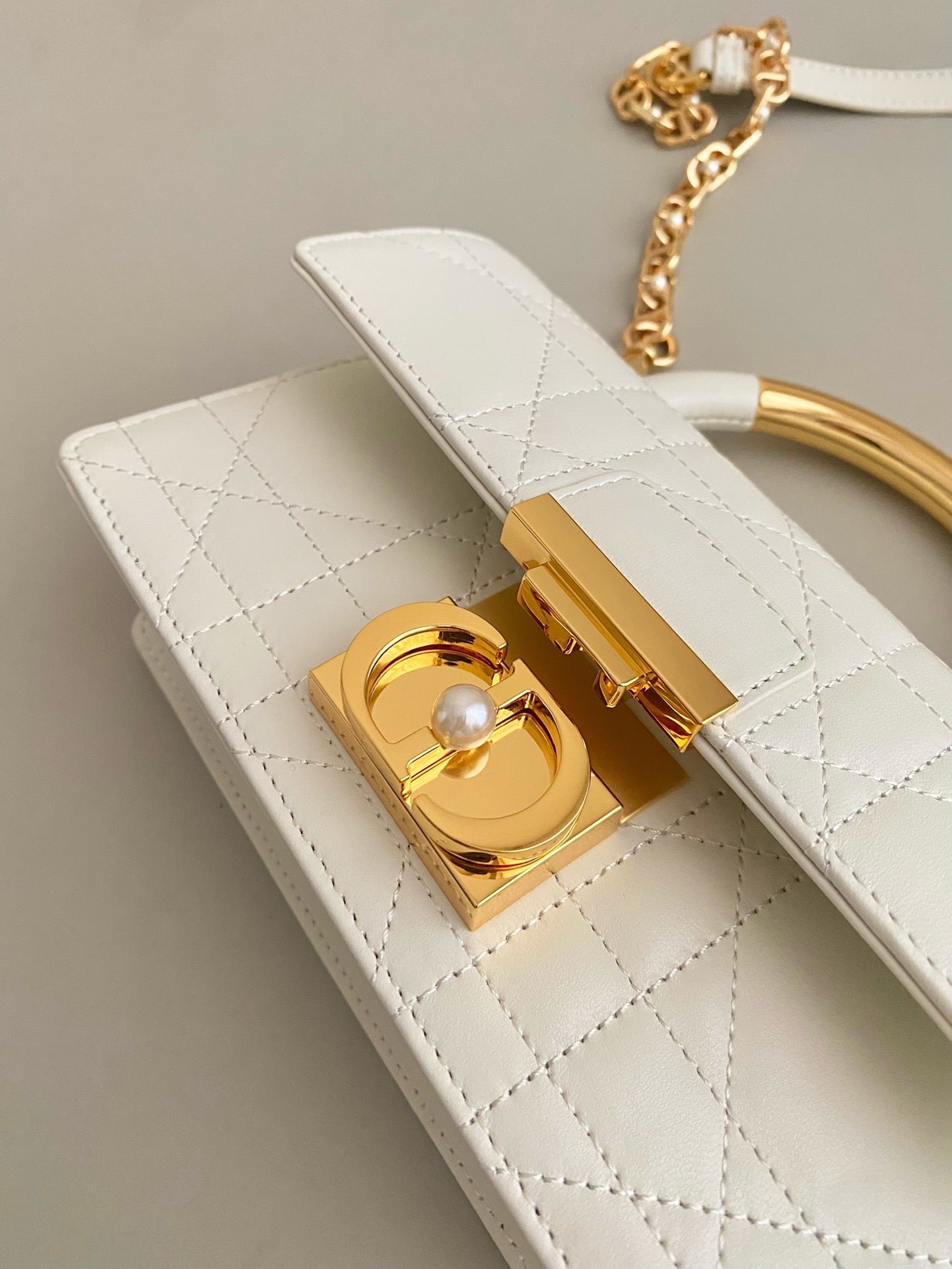 ミニ アンジュ 20 バッグ（ホワイトカーフスキン）