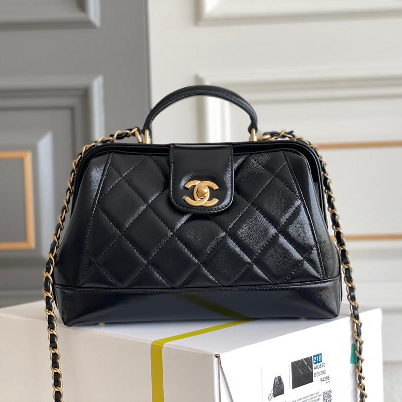 CC ミディアム 23 ハンドル付きバッグ（ブラック ラムスキン）