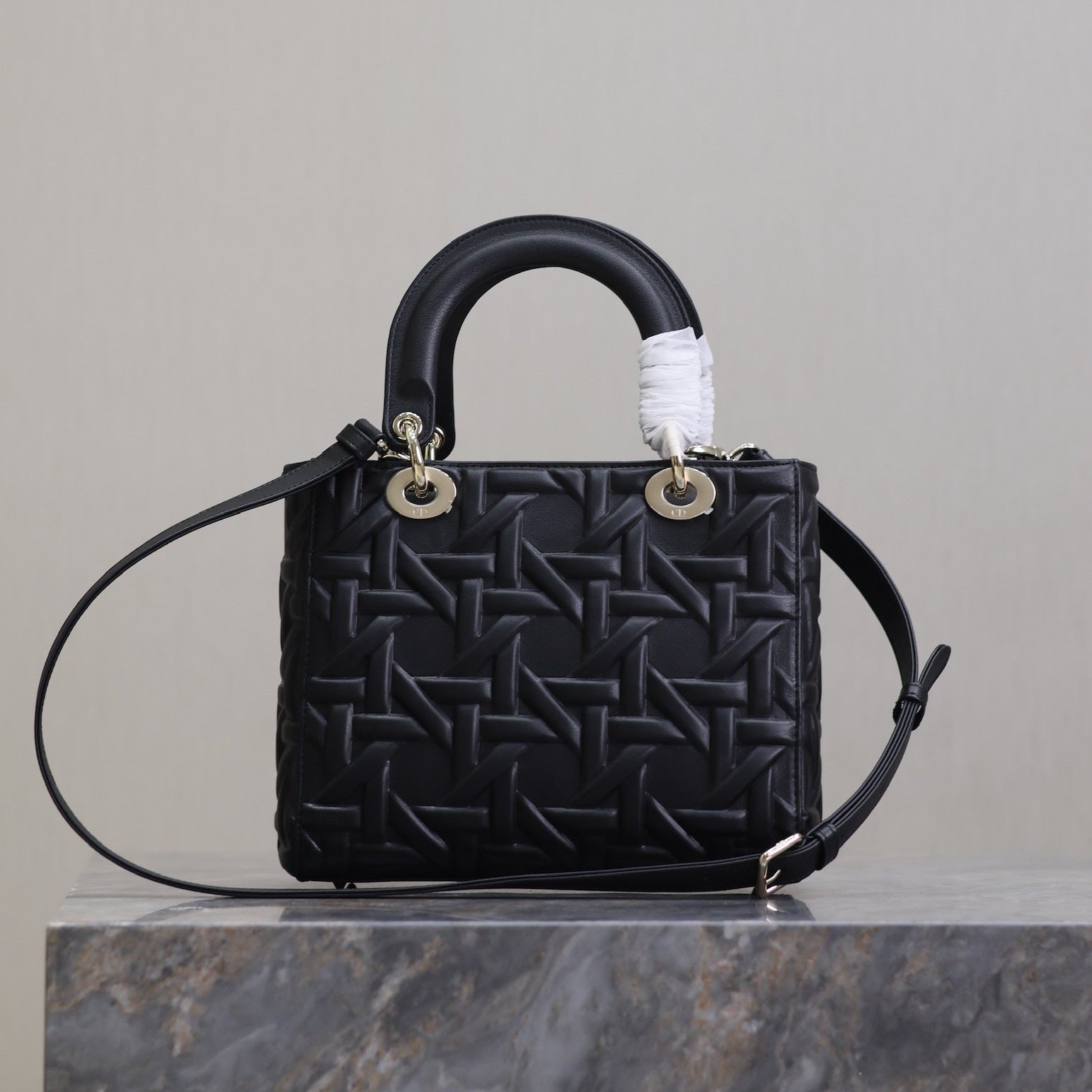 レディバッグ 24インチ ブラック グラフィック カナージュ カーフスキン ペールゴールド仕上げ メタルチャーム