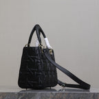 レディバッグ 24インチ ブラック グラフィック カナージュ カーフスキン ペールゴールド仕上げ メタルチャーム