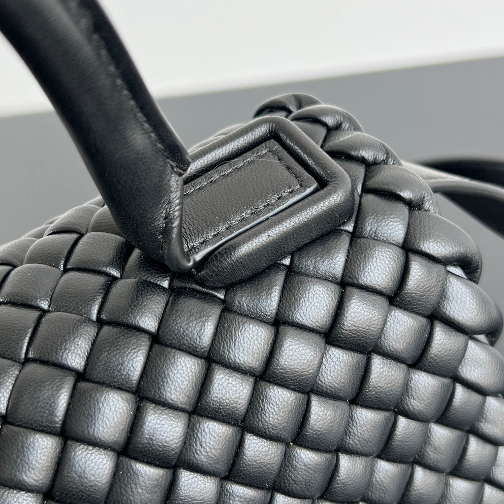 パティ ショルダーバッグ 26 ブラック ラムスキン