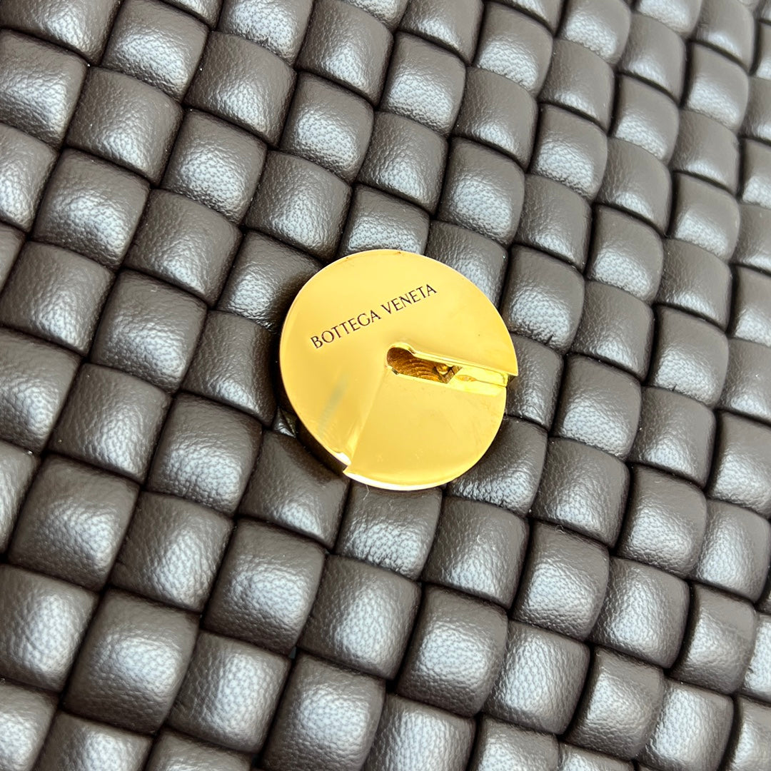 パティ ショルダーバッグ 26 チョコレート ラムスキン