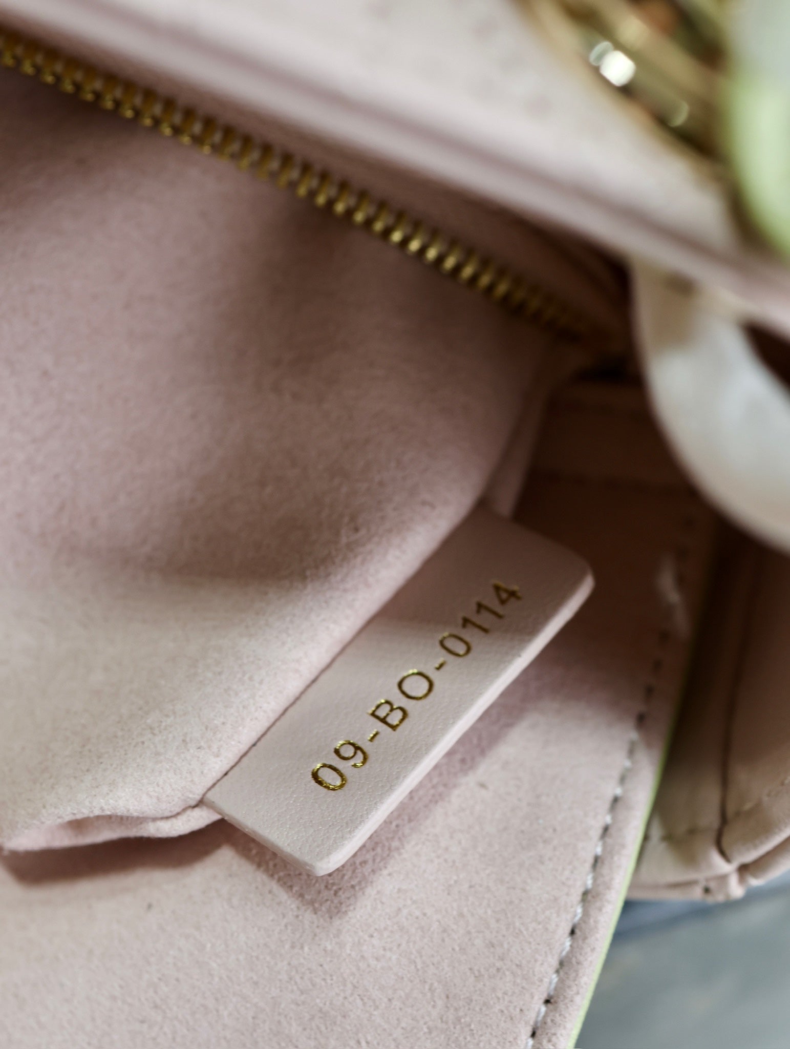 ミニ レディーバッグ 17インチ ベビーピンク キルティング マクロカナージュ カーフスキン スワンプイエロー ストラップ