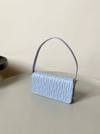 ミディアム フラップバッグ 22インチ ベビーブルー キルティング オールオーバー カーフスキン