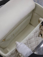 MEDIUM LADY BAG 24 IN WHITE QUILTED MACROCANNAGE CALFSKIN BLACK STRAP