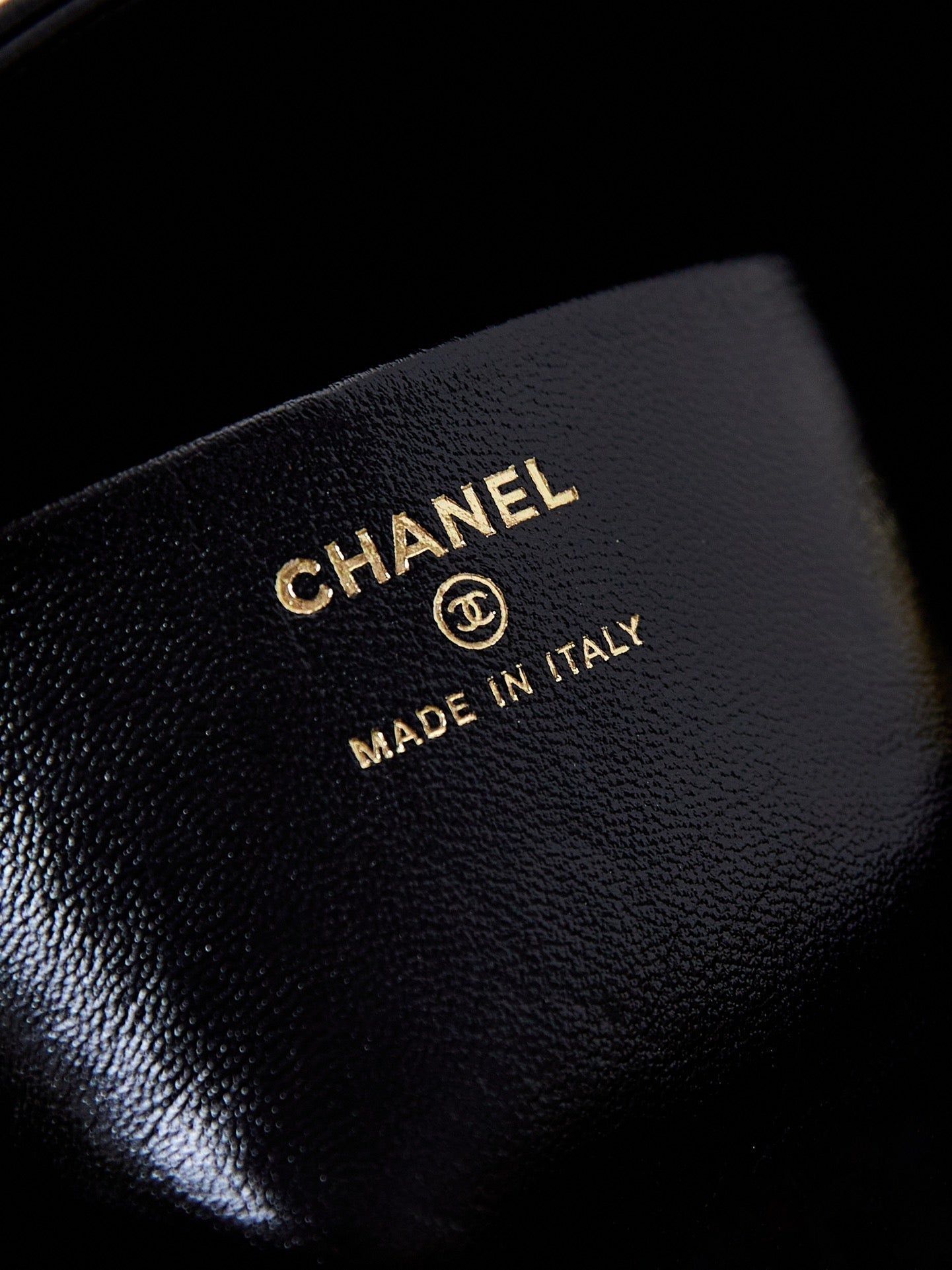 HOBO BAG 18 IN BLACK SOFT LAMBSKIN GOLD CHAIN