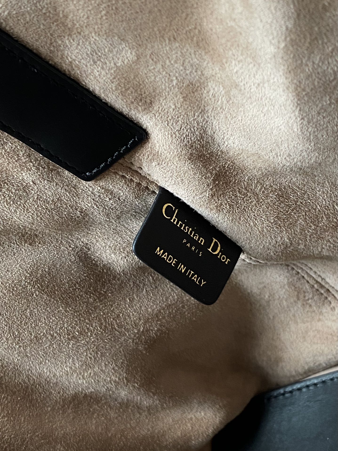 ミディアム トゥジュール バッグ 28 ベージュ カナージ カーフスキン ブラック ストラップ