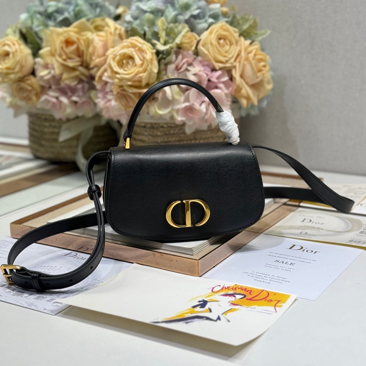 スモール 19 モンテーニュ アベニュー トップハンドルバッグ ブラック スムースカーフスキン 221147