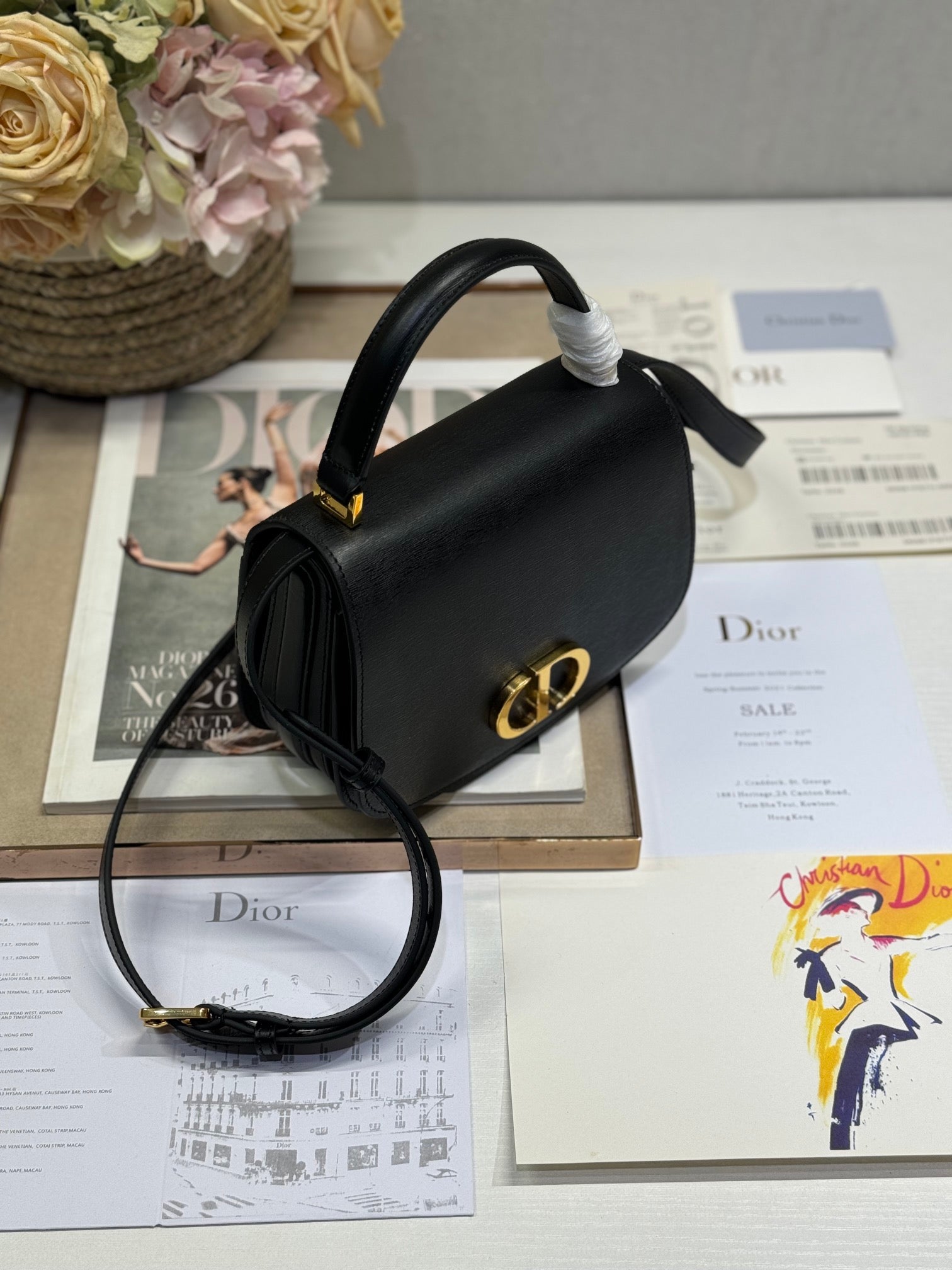 スモール 19 モンテーニュ アベニュー トップハンドルバッグ ブラック スムースカーフスキン