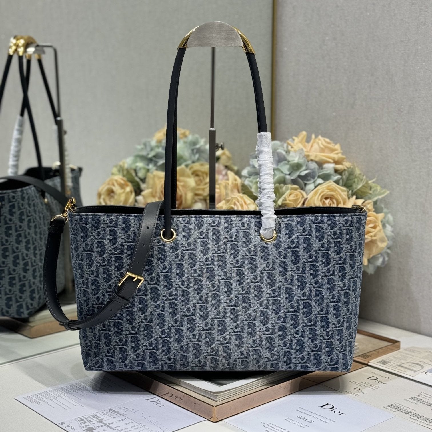 ミディアム 37 トゥジュール バッグ ブルー モノグラム デニム