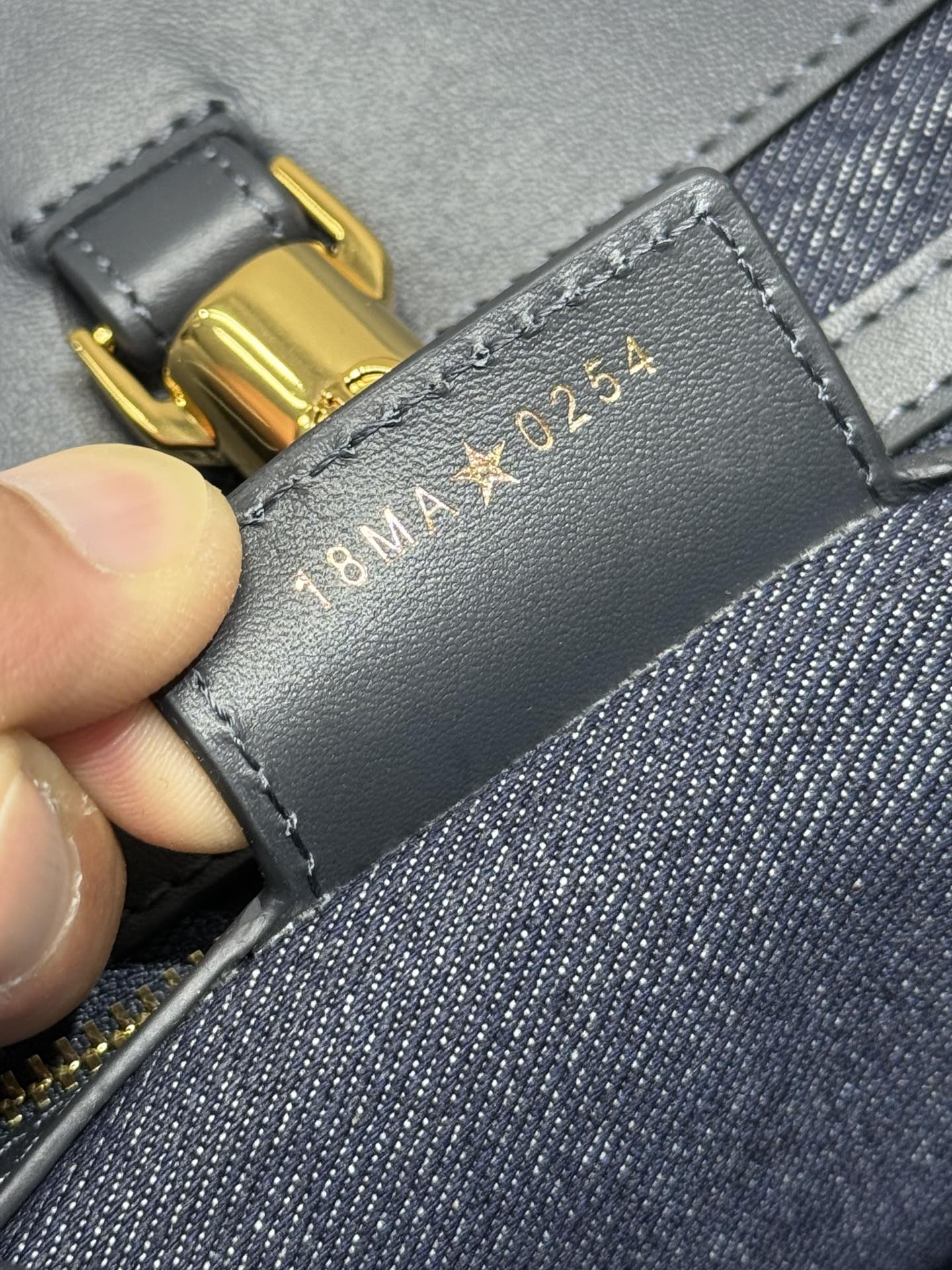 ミディアム 37 トゥジュール バッグ ブルー モノグラム デニム