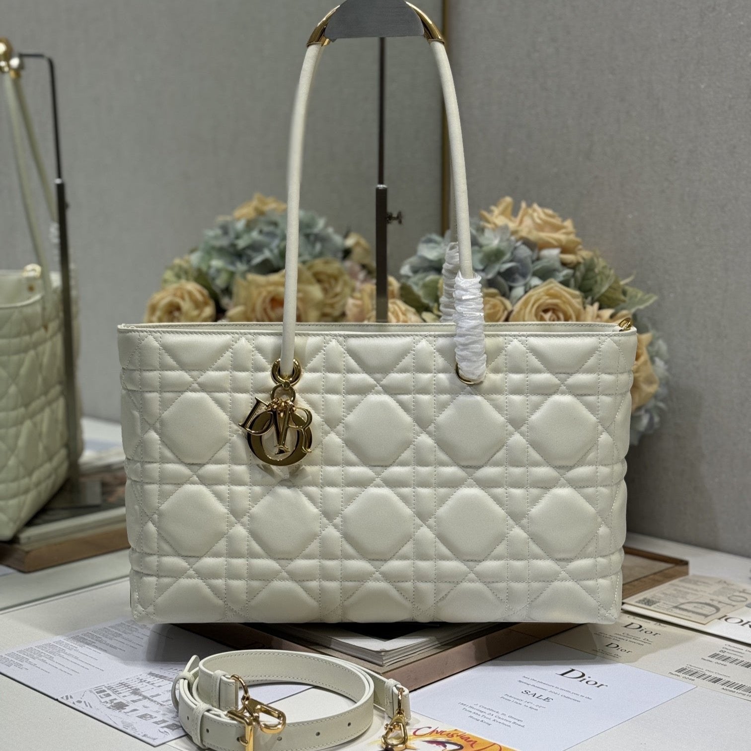 ホワイト マクロカナッジ ラムスキン ミディアム 37 トゥージュール バッグ