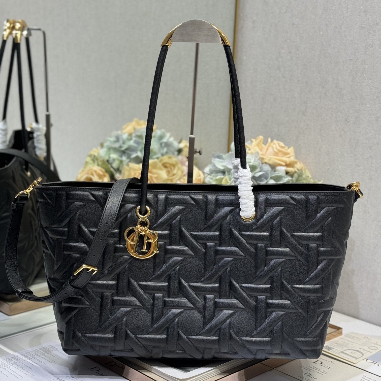 ラージ 41 トゥージュール バッグ ブラック マクロカナッジ ラムスキン