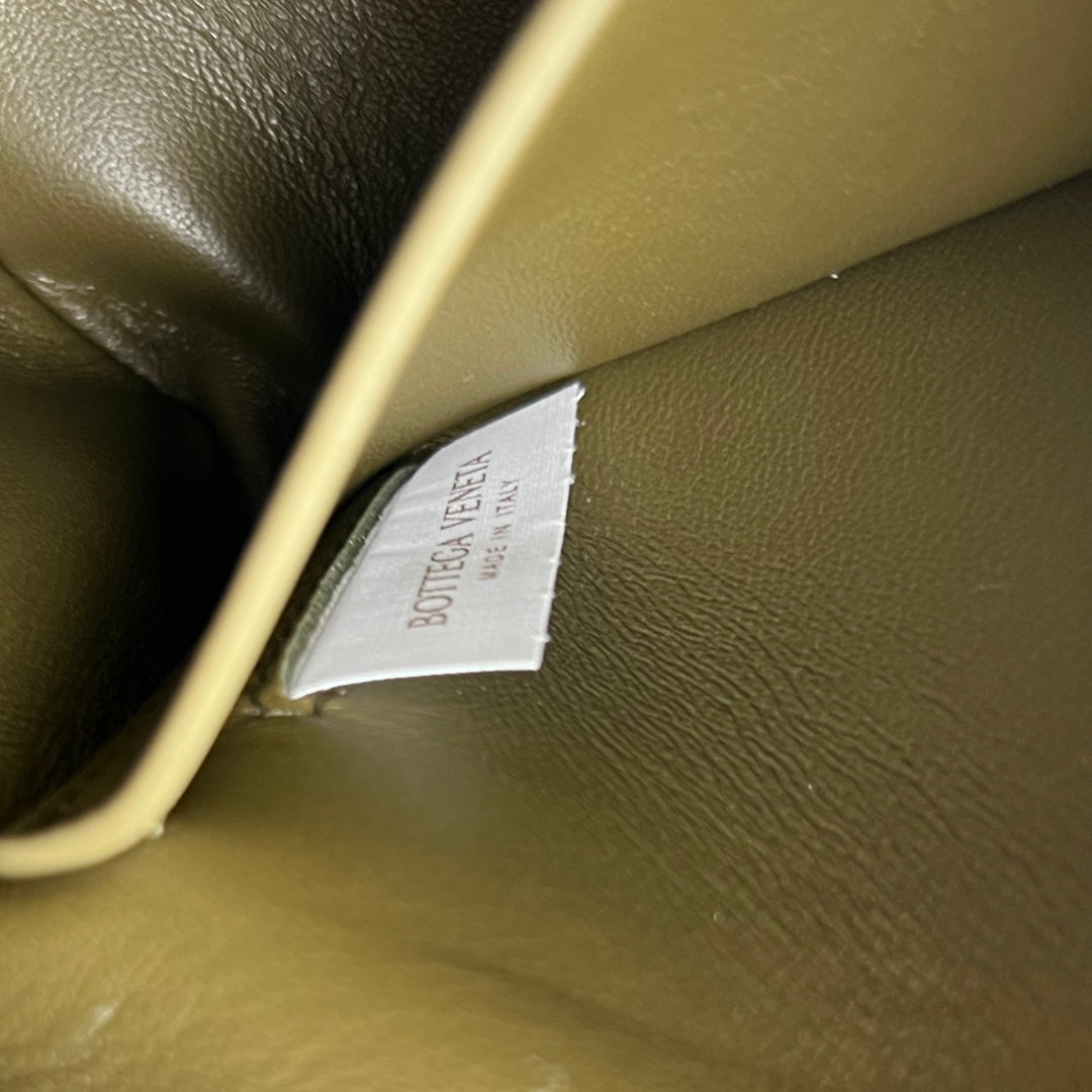 コンサートポーチ 18 アーミーグリーン ラムスキン