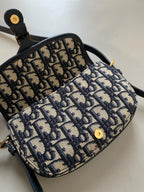BOBBY EAST-WEST BAG 17 IN BLACK OBLIQUE JACQUARD