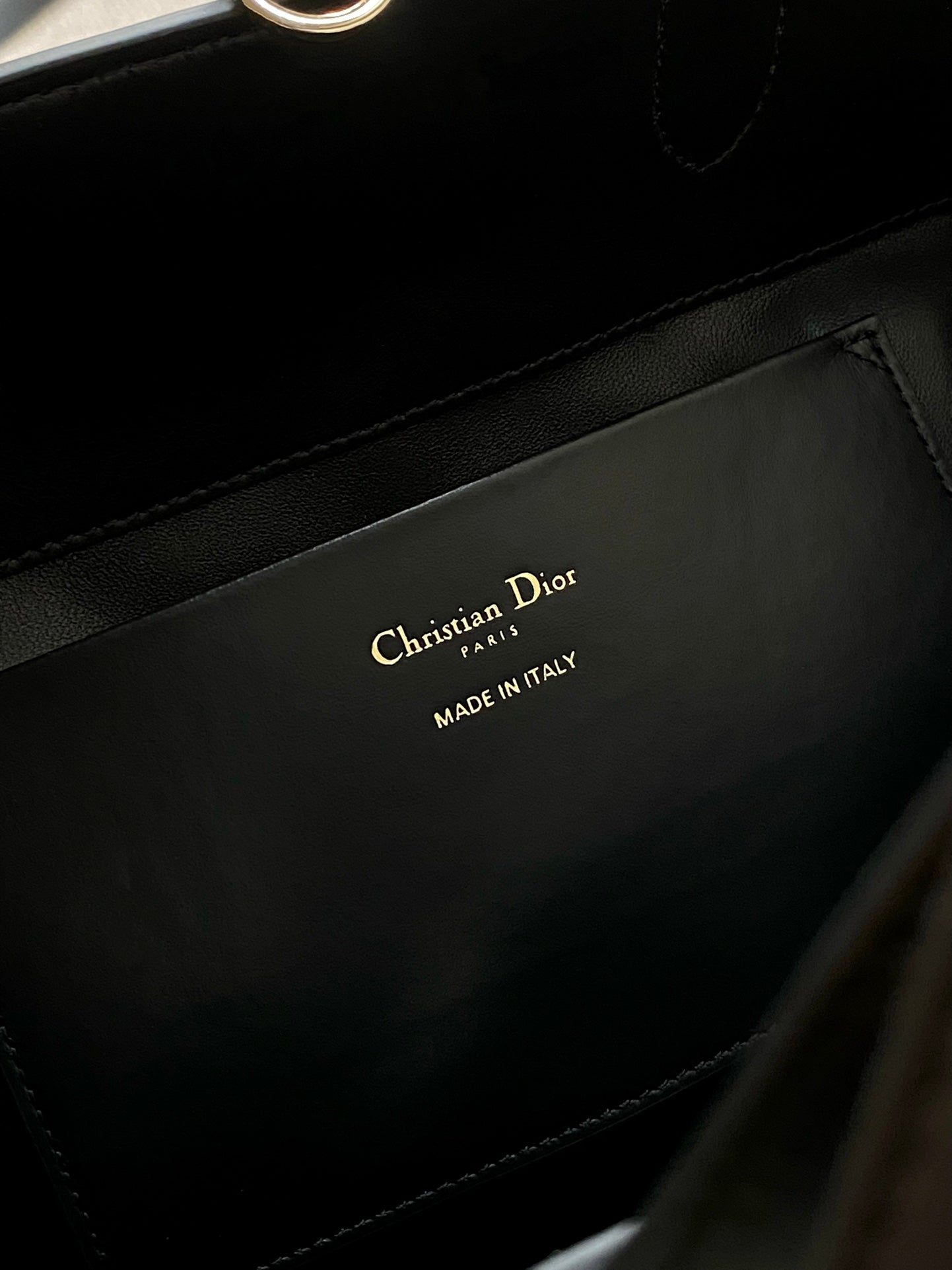 ミディアム トゥジュール バケット バッグ 22 ブラック カナージ カーフスキン